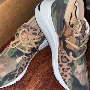 Steve Madden Sneakers